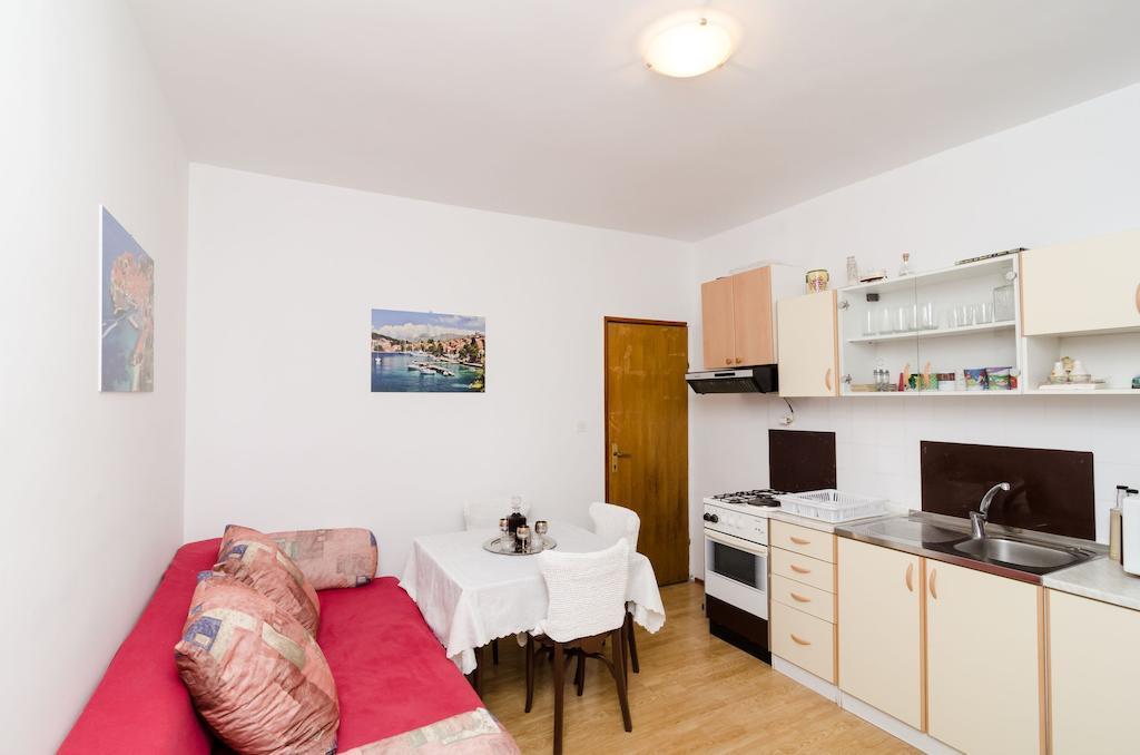 Guest House Kola Slano Rum bild
