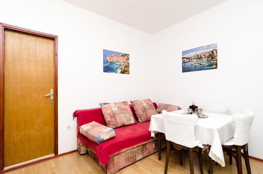 Guest House Kola Slano Rum bild