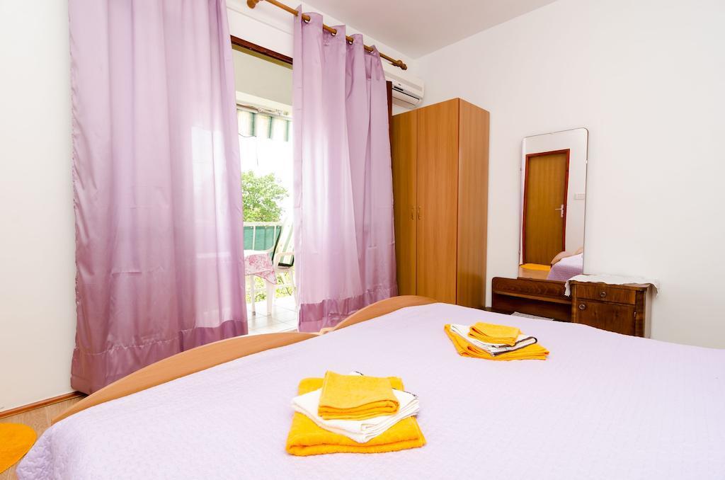 Guest House Kola Slano Rum bild
