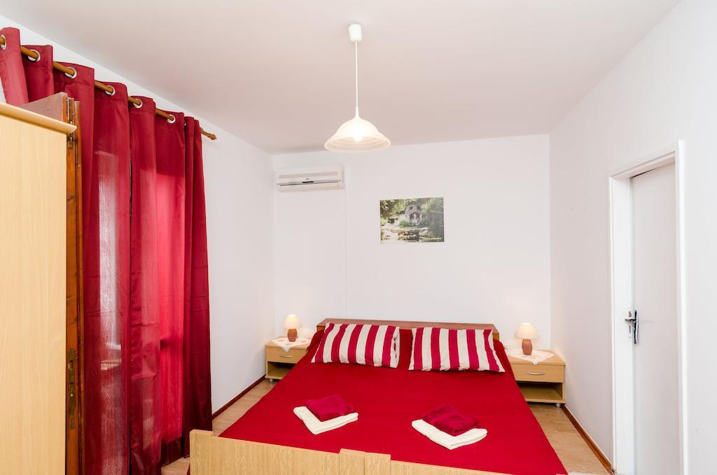 Guest House Kola Slano Rum bild