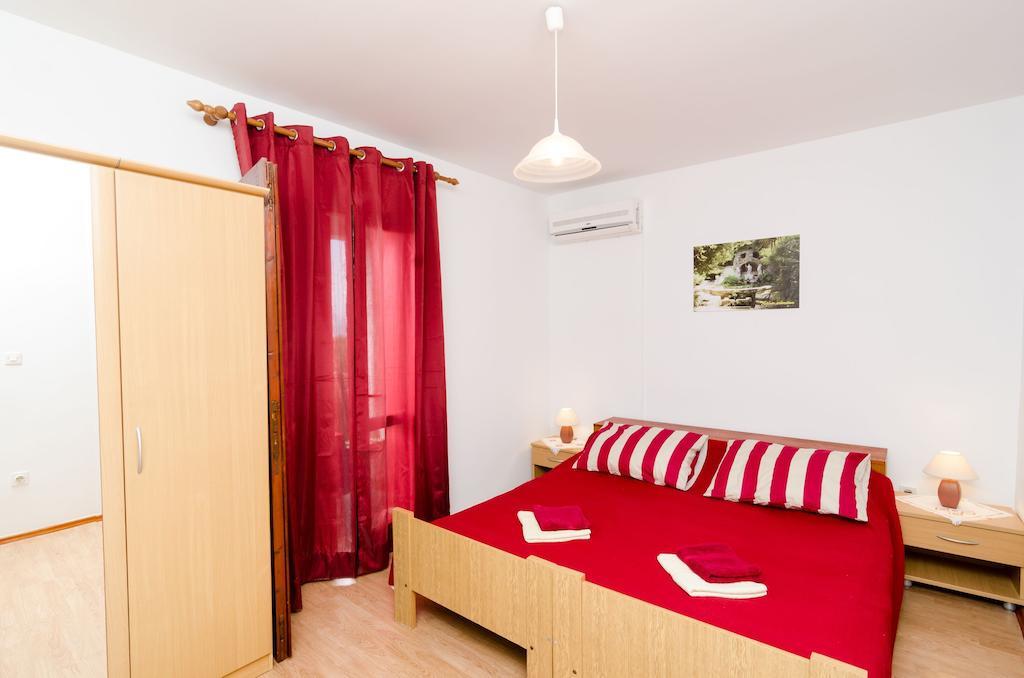 Guest House Kola Slano Rum bild