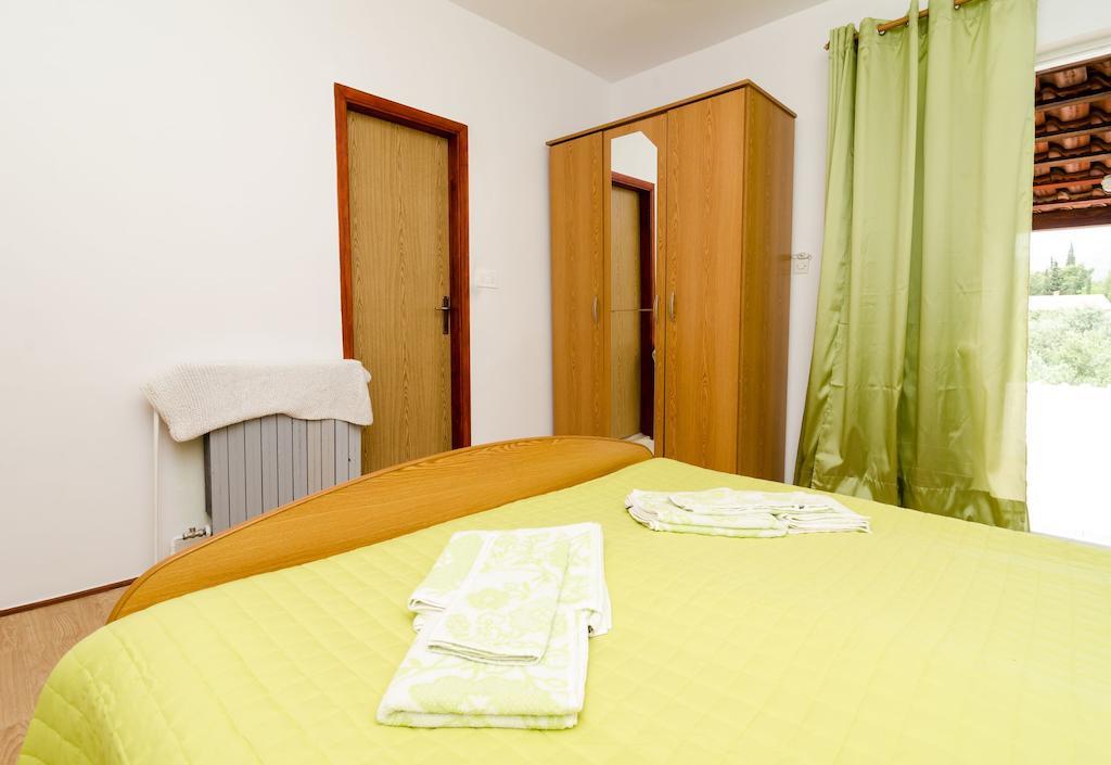Guest House Kola Slano Rum bild